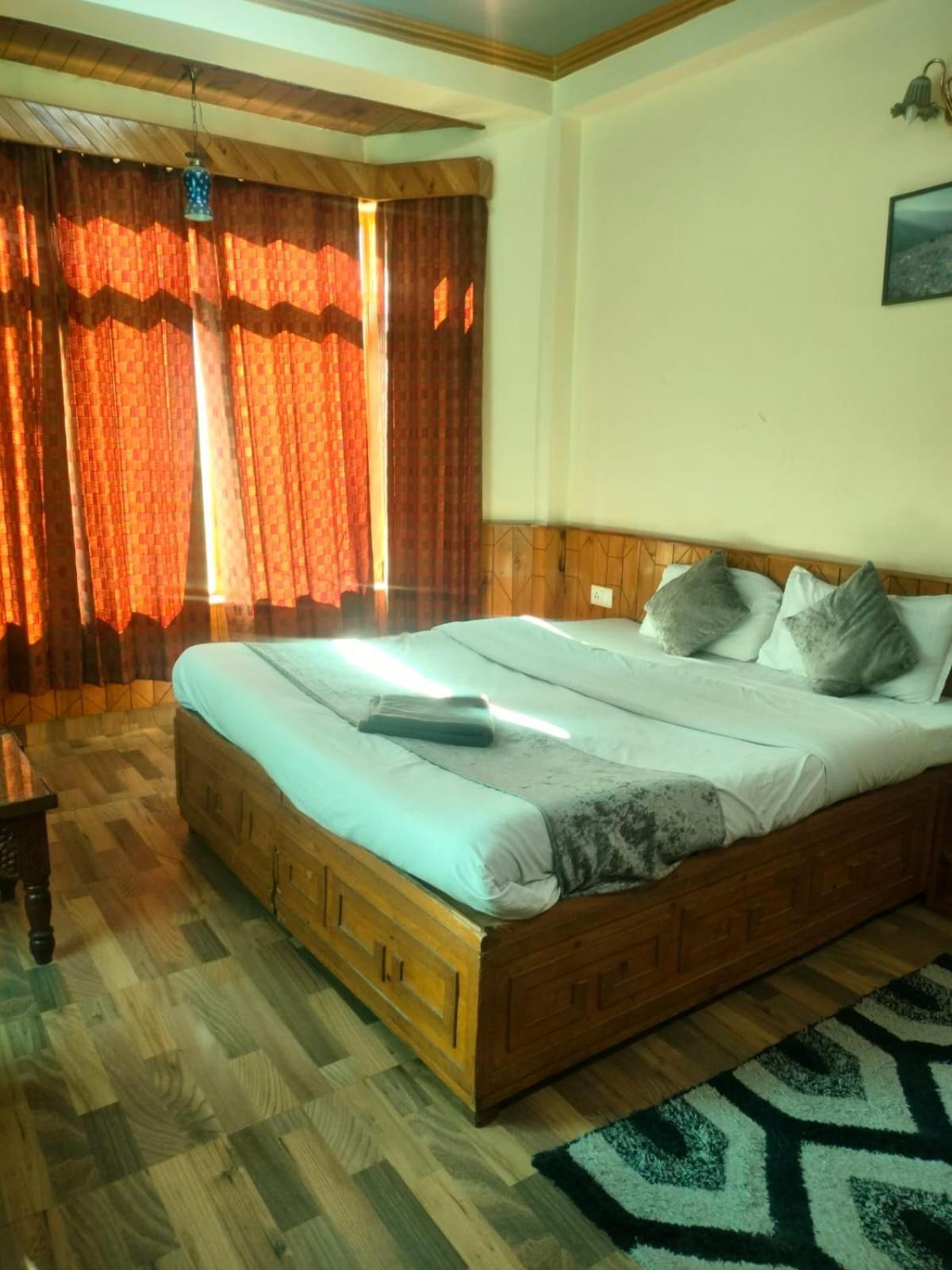 Govind Royal Stay Манали Экстерьер фото